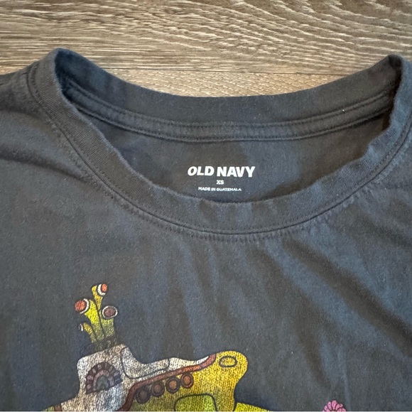 Old Navy Charcoal Beatles cropped Graphic Tee - Picture 2 of 3
